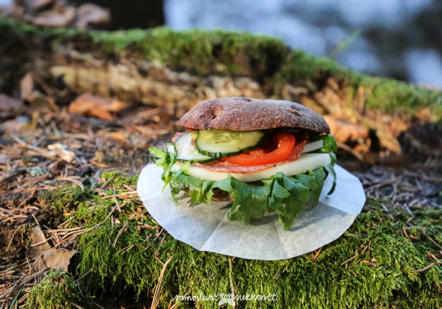 eväsleipä 3_kevät_samoilevat sukkaset_tattarileipä