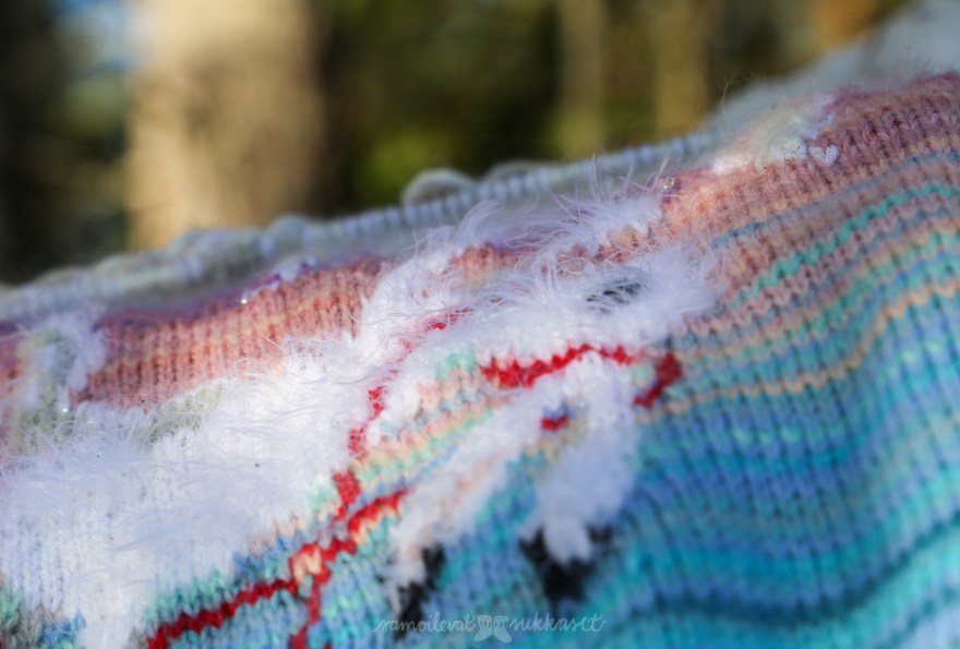 neulehame 3_jänis ja ilves_samoilevat sukkaset_metsässä-kevät