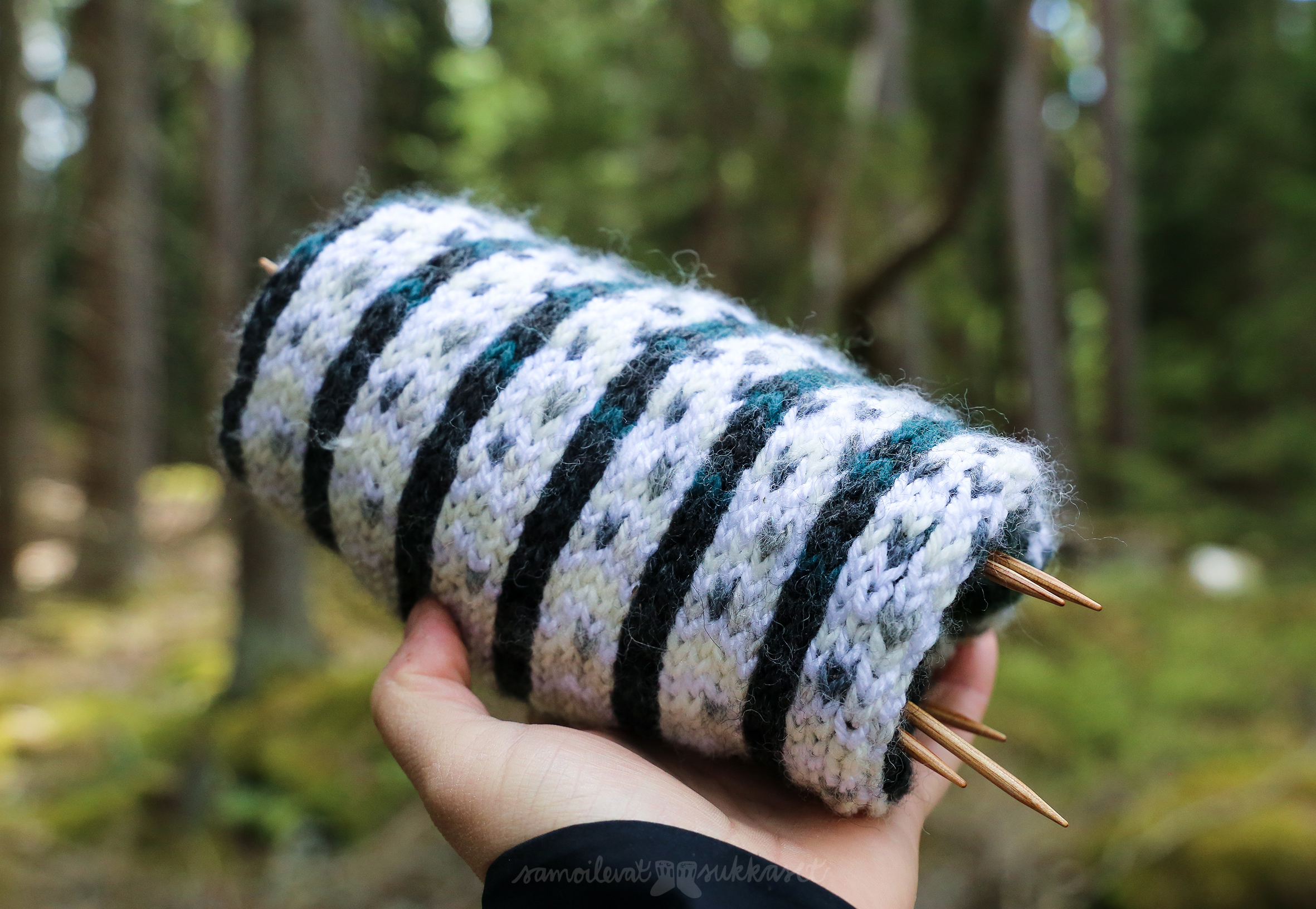 Neuleretki_villasukat_Liessaari_Lohja_samoilevat sukkaset-25