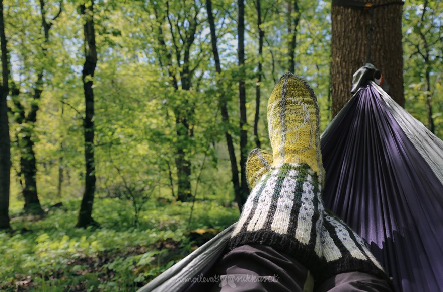 samoilevatssukkaset_neuleretkeily_retkisukat2020_iristanttu